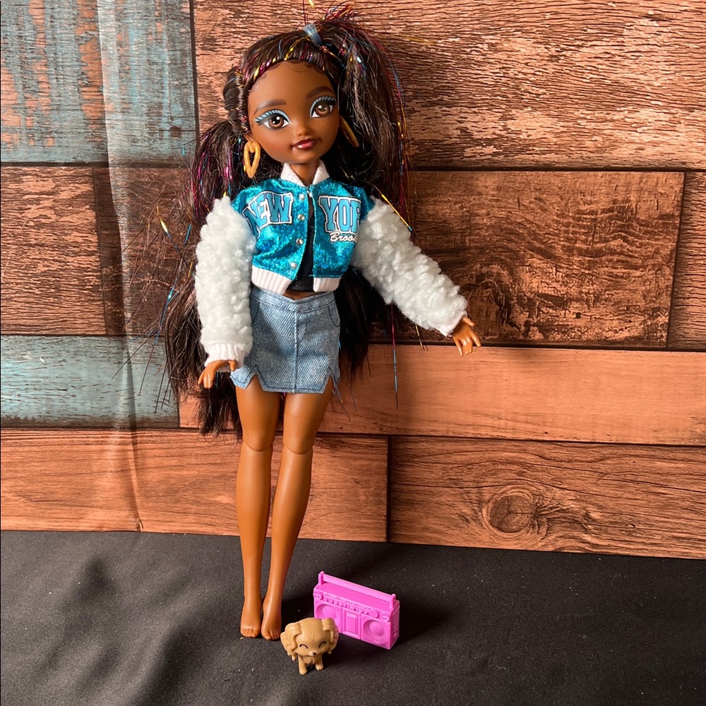 Barbie Dream Besties Brooklyn doll w/ accessories‎ 11.5”